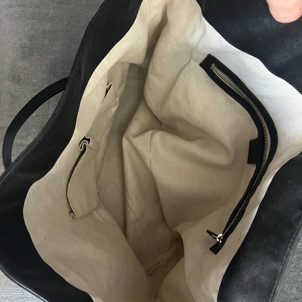 Gucci Black Signature Tote - Picture 5 of 6